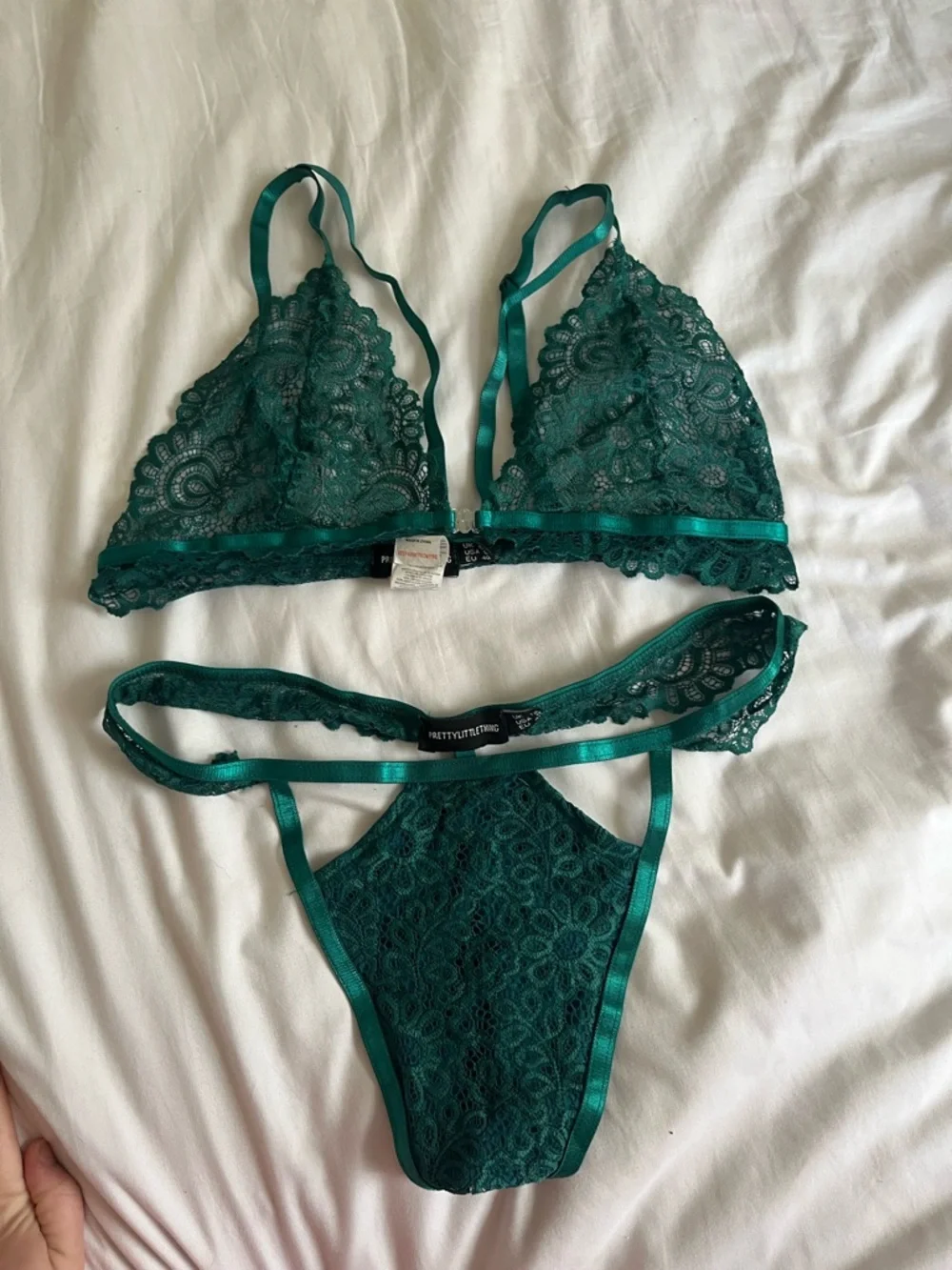 PrettyLittleThing teal lace set 8